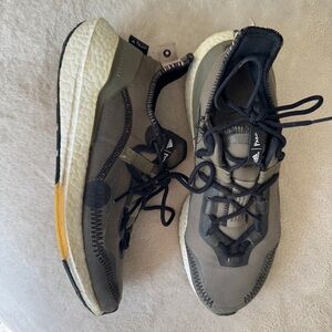 ADIDAS Ultraboost Unisex M8/W9